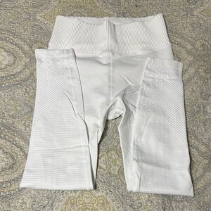 American Eagle Outfitters White Textured Leggings